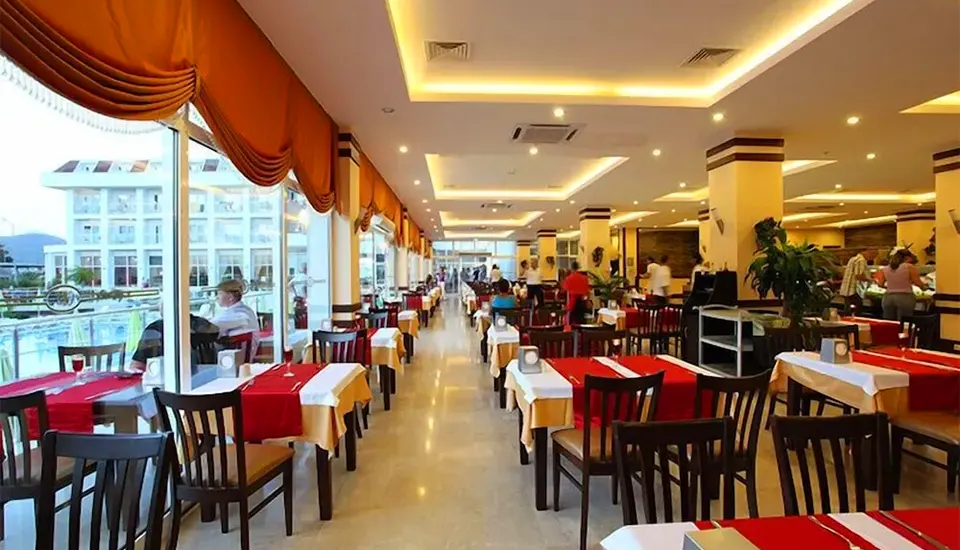 هتل ام جی وایت لیلیوم